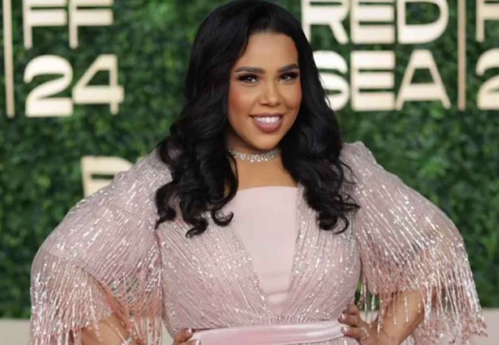 السماء بلا قمر لأكثر من 5 ساعات  ومصر تُقيم صلاة الخسوف 12